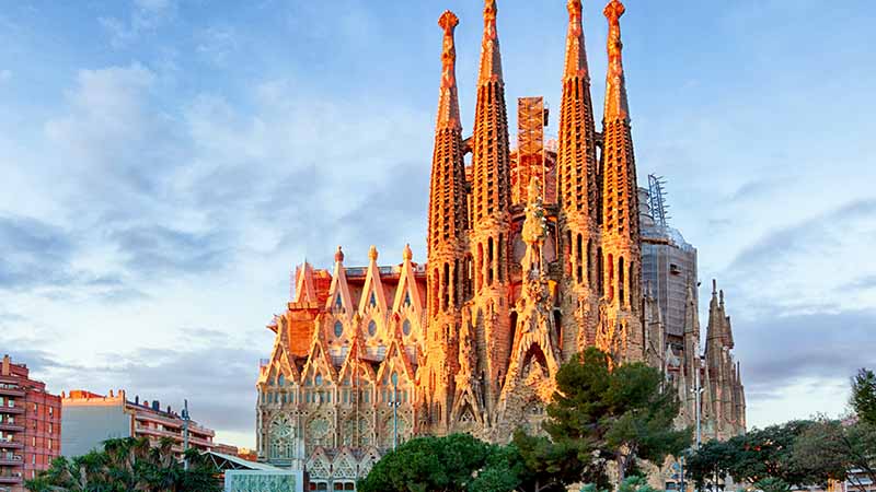 igreja-sagrada-familia-espanha
