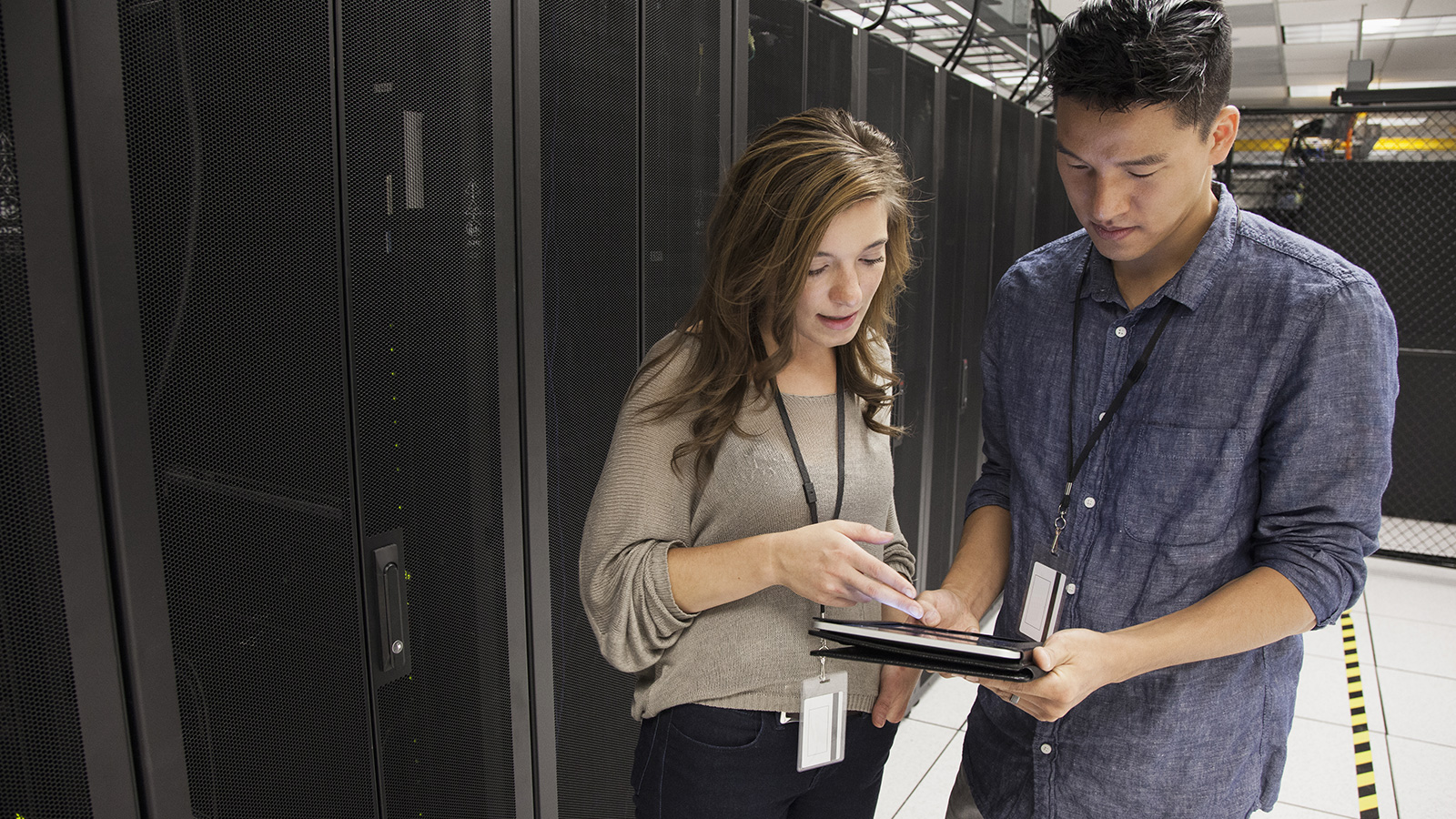 server-room-people-1600x900 server-room-people-1600x900