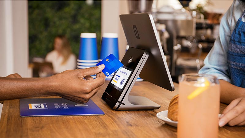 Purchase in a coffee shop by contactless method