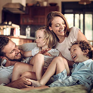 Familia en casa