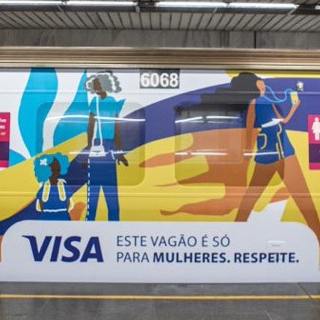 Vagão de metrô exclusivo para mulheres