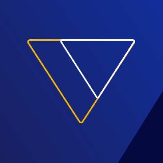 Ícone do Vai de Visa. Dois triângulos invertidos, um dentro do outro. O de dentro tem contorno branco e está posicionado no canto superior direito do triângulo maior, que é dourado. Fundo com tons de azul escuro.