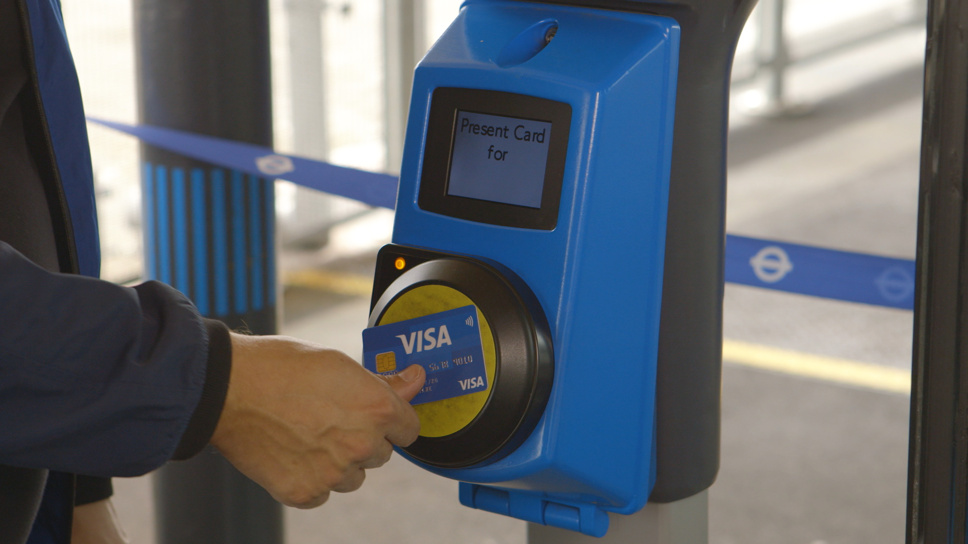 visa-touch-to-pay-1 visa-touch-to-pay-1