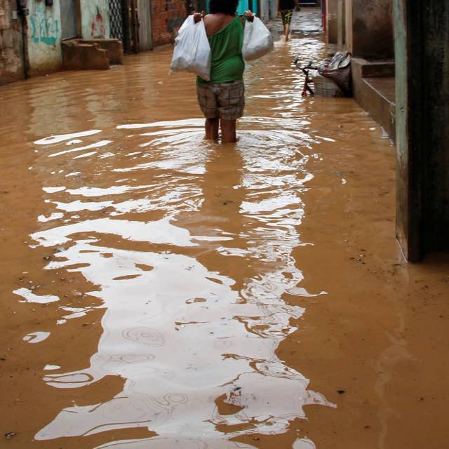 Imagem das enchentes em Petrópolis